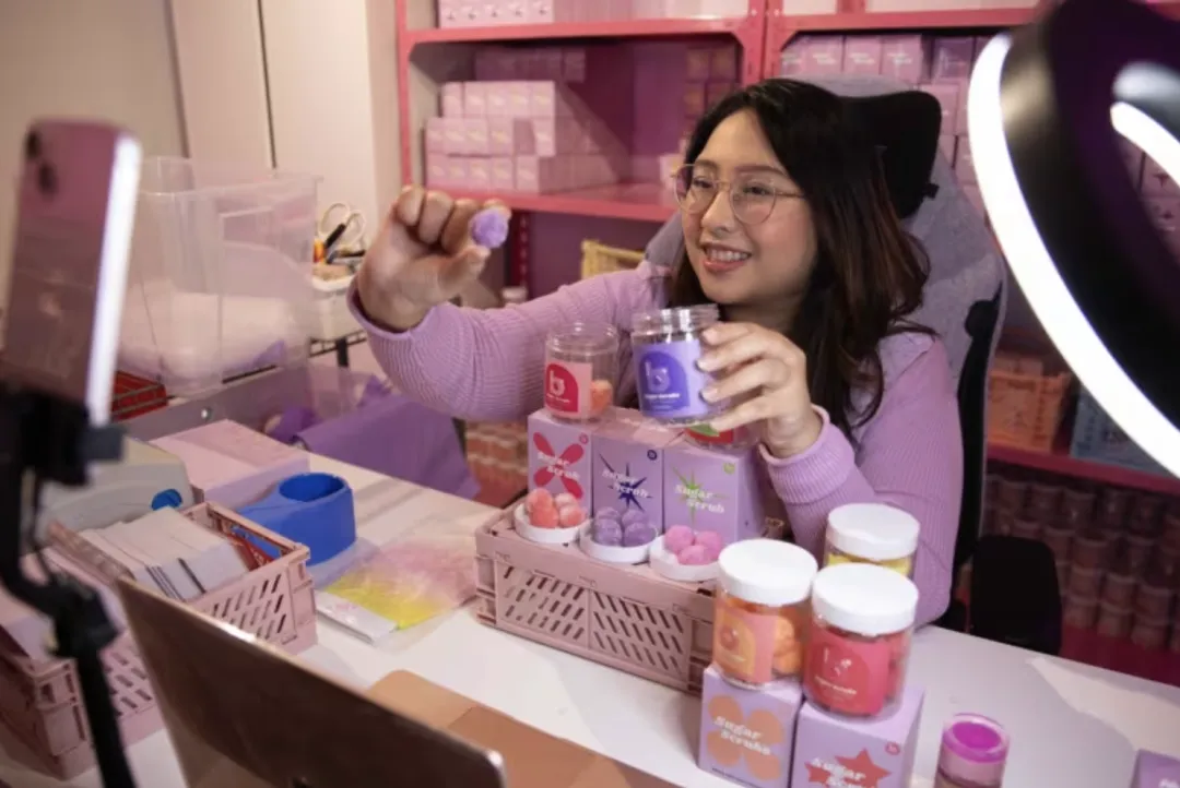 新加坡直播卖货姐妹花,从0到1创立TikTok新品牌实现病毒式传播!