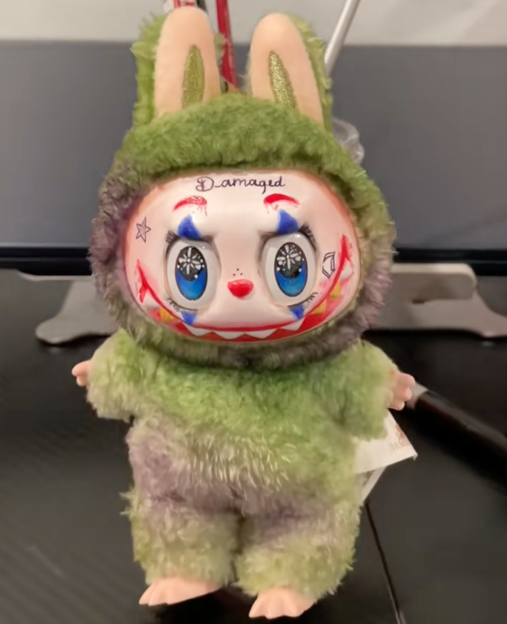 重生之我在TikTok卖LABUBU周边，日入1000美金