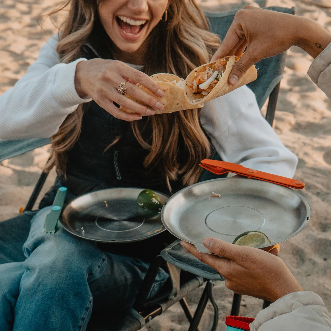 9秒视频2.8万曝光！磁吸刀叉在户外圈真是火得没边了