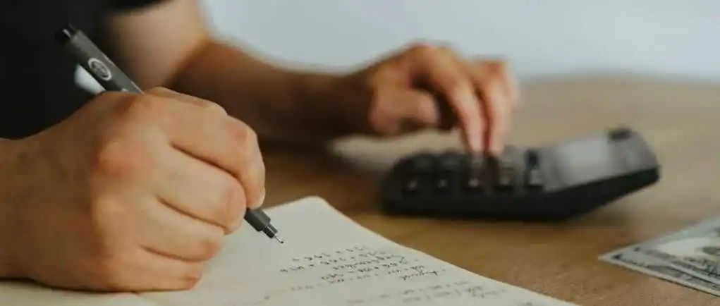 特朗普发难,TikTok发财