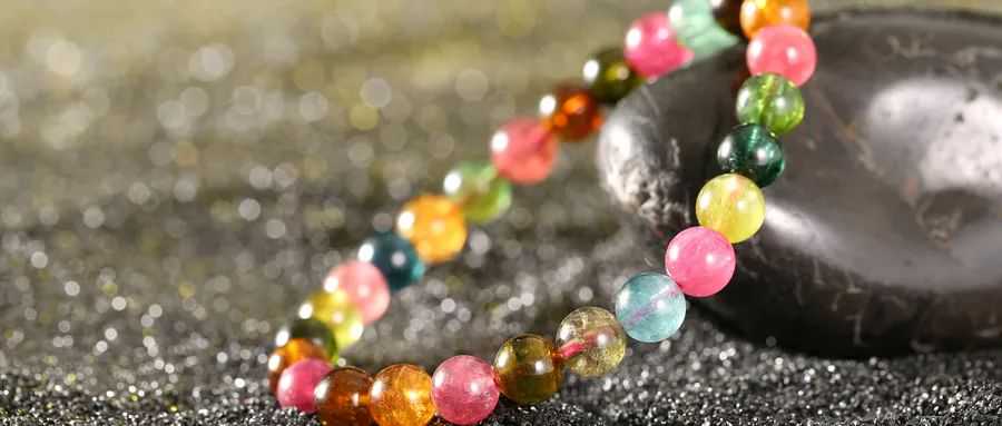 一条“玄学手串”闷声赚927万,东南亚高溢价照样疯抢!