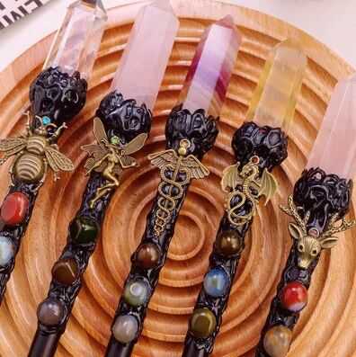 一根水晶权杖爆卖5600万,小众道具撬动海外大生意 | 行业热点