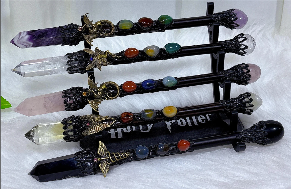 一根水晶权杖爆卖5600万，小众道具撬动海外大生意 | 行业热点