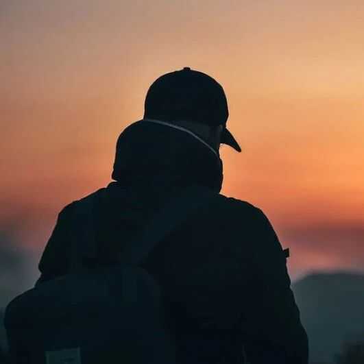 在高营收的表面下,安克面临三重压力