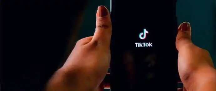 TikTok电商美国市场特征,2025上半年销售破54亿,美妆、服饰、健康类目领跑