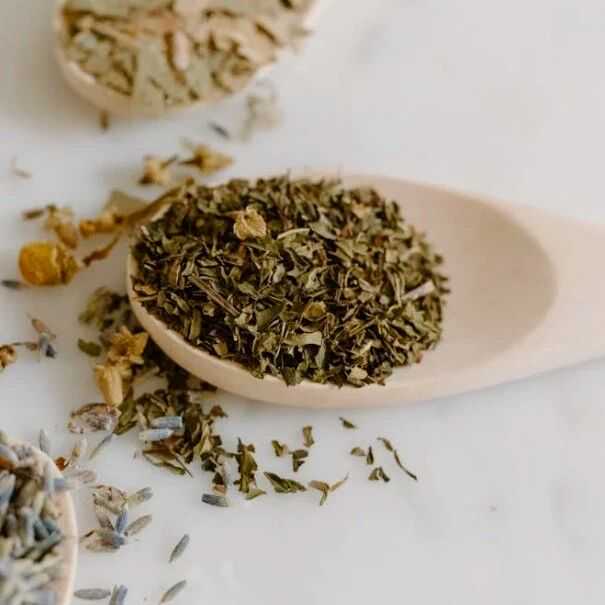 成本几元售价翻百倍!中国草药包让老外上瘾,卖家闷声发大财