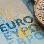 重磅！欧盟定于2026年7月起对小额进口包裹征收每件3欧元的固定关税